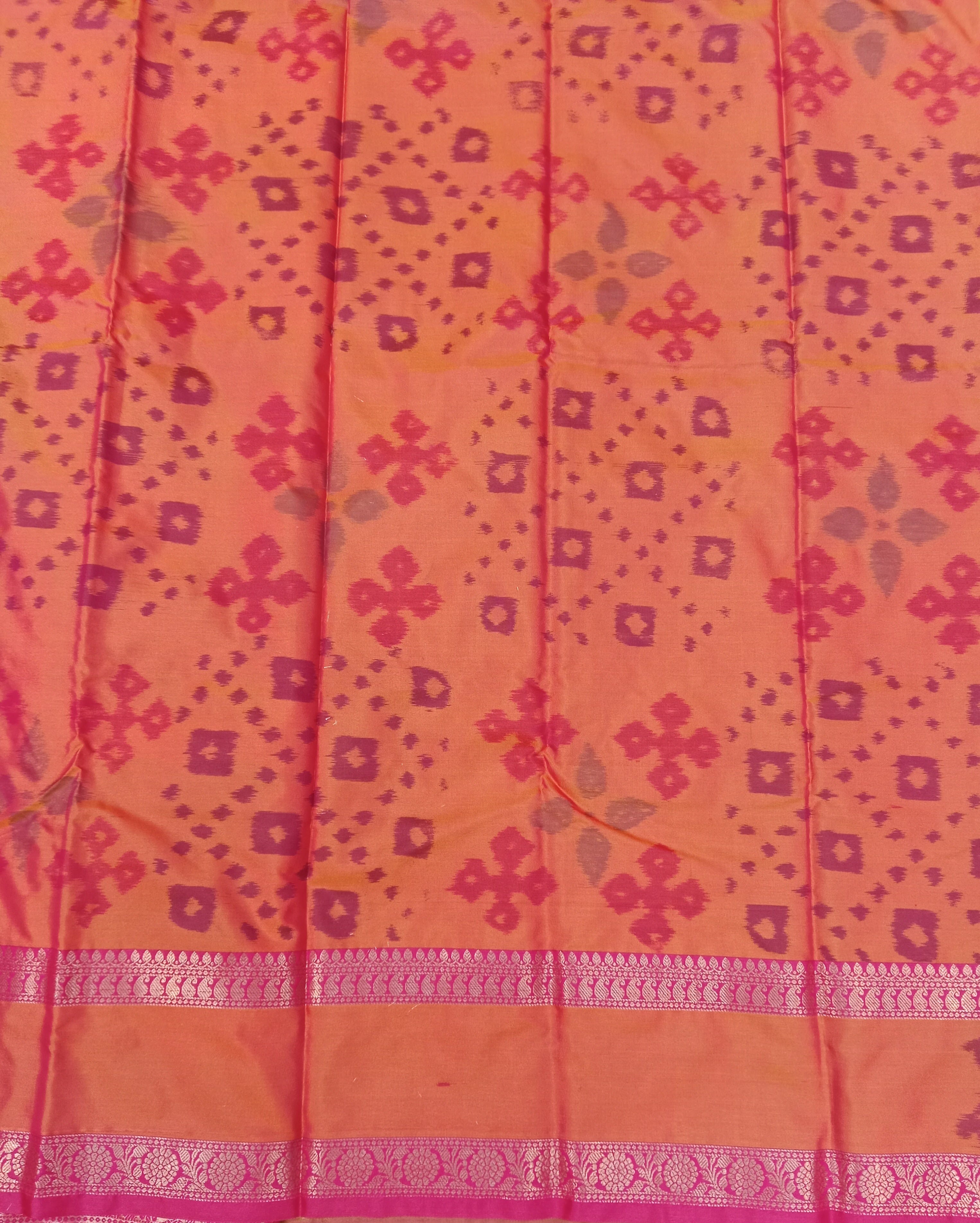 LIME GREEN GADWAL COTTON - SILK SAREE WITH CONTRAST CORAL PINK PALLU