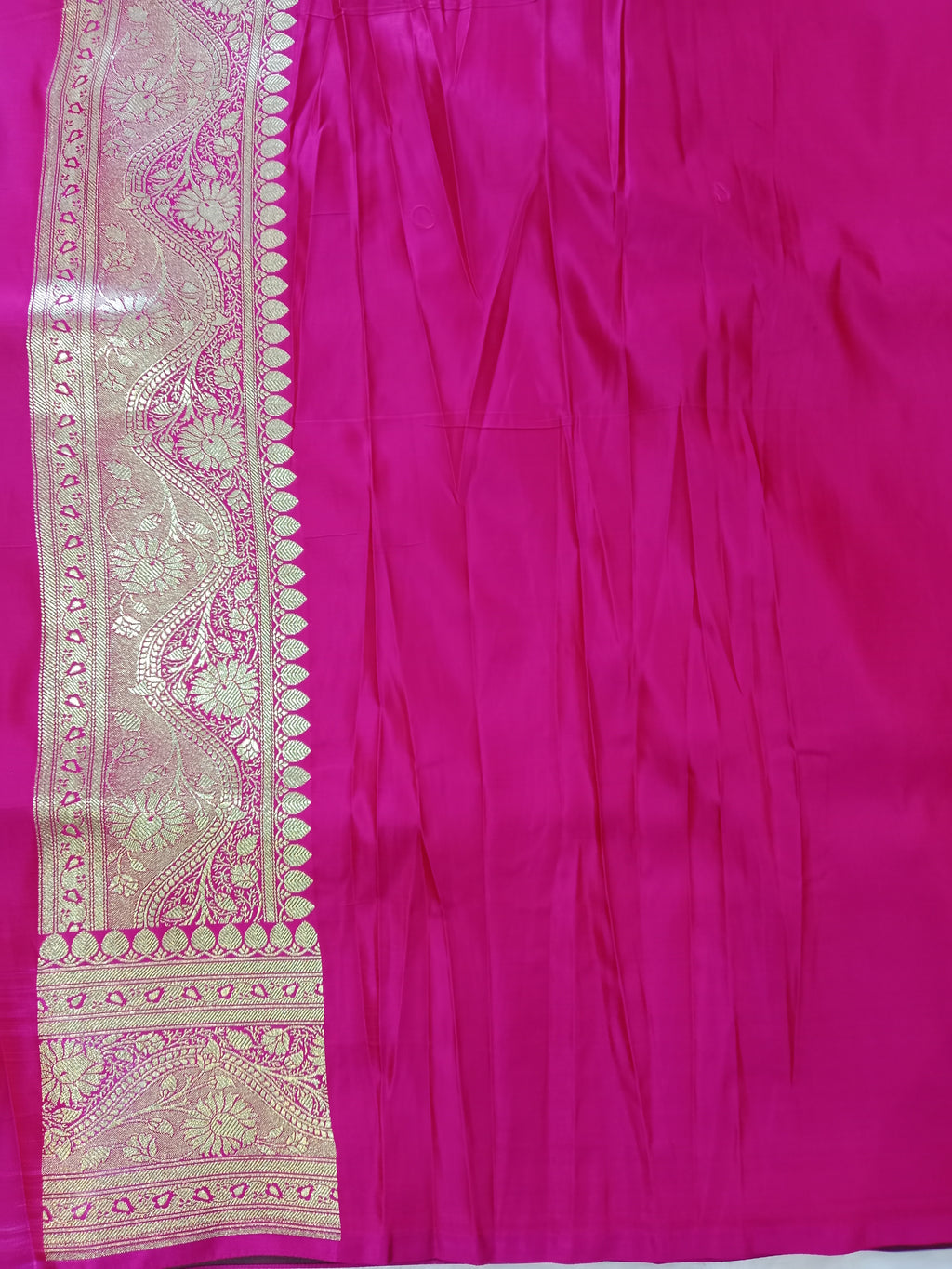 PARROT GREEN MAGENTA BANARASI SILK SAREE