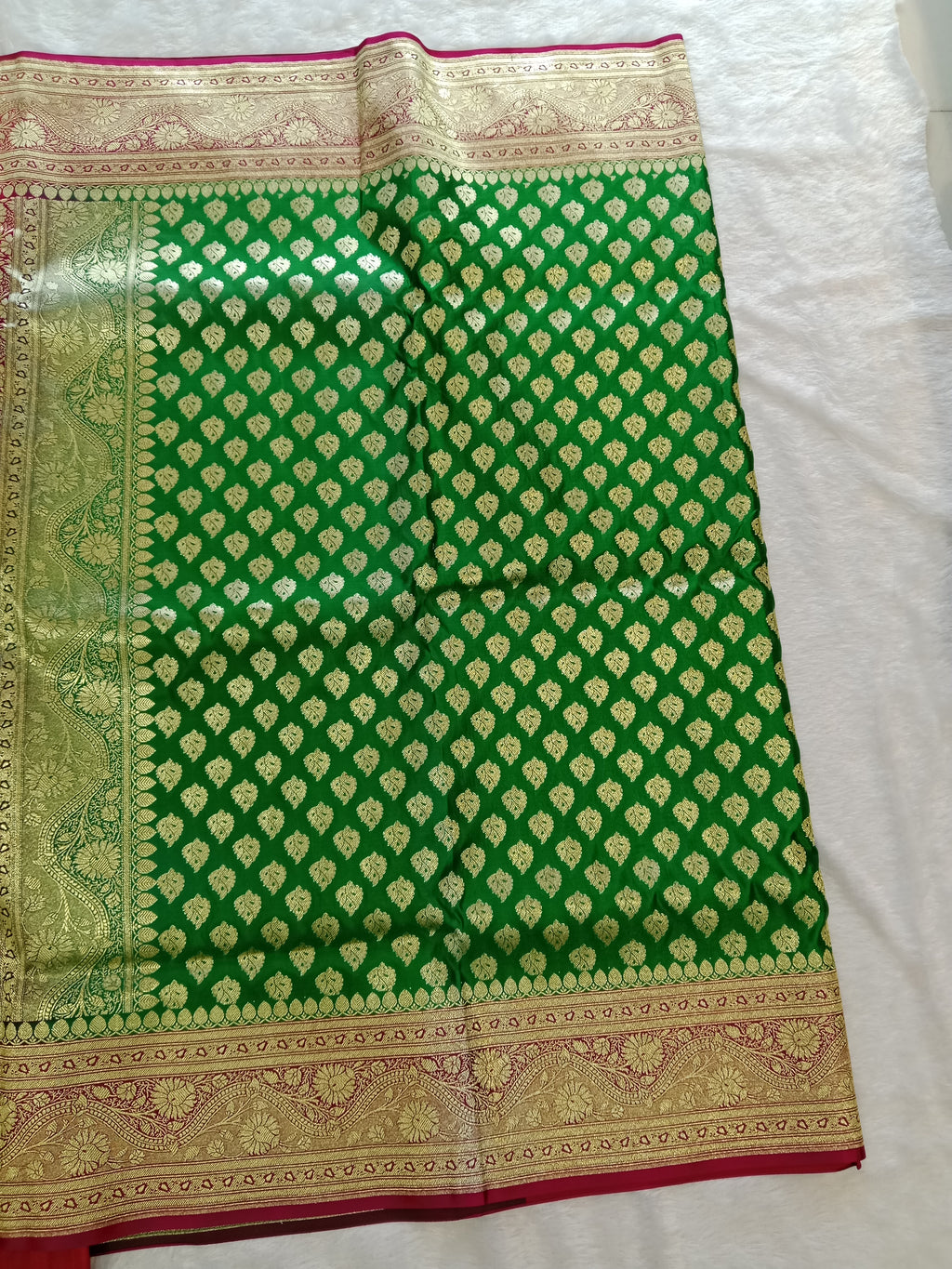 PARROT GREEN MAGENTA BANARASI SILK SAREE