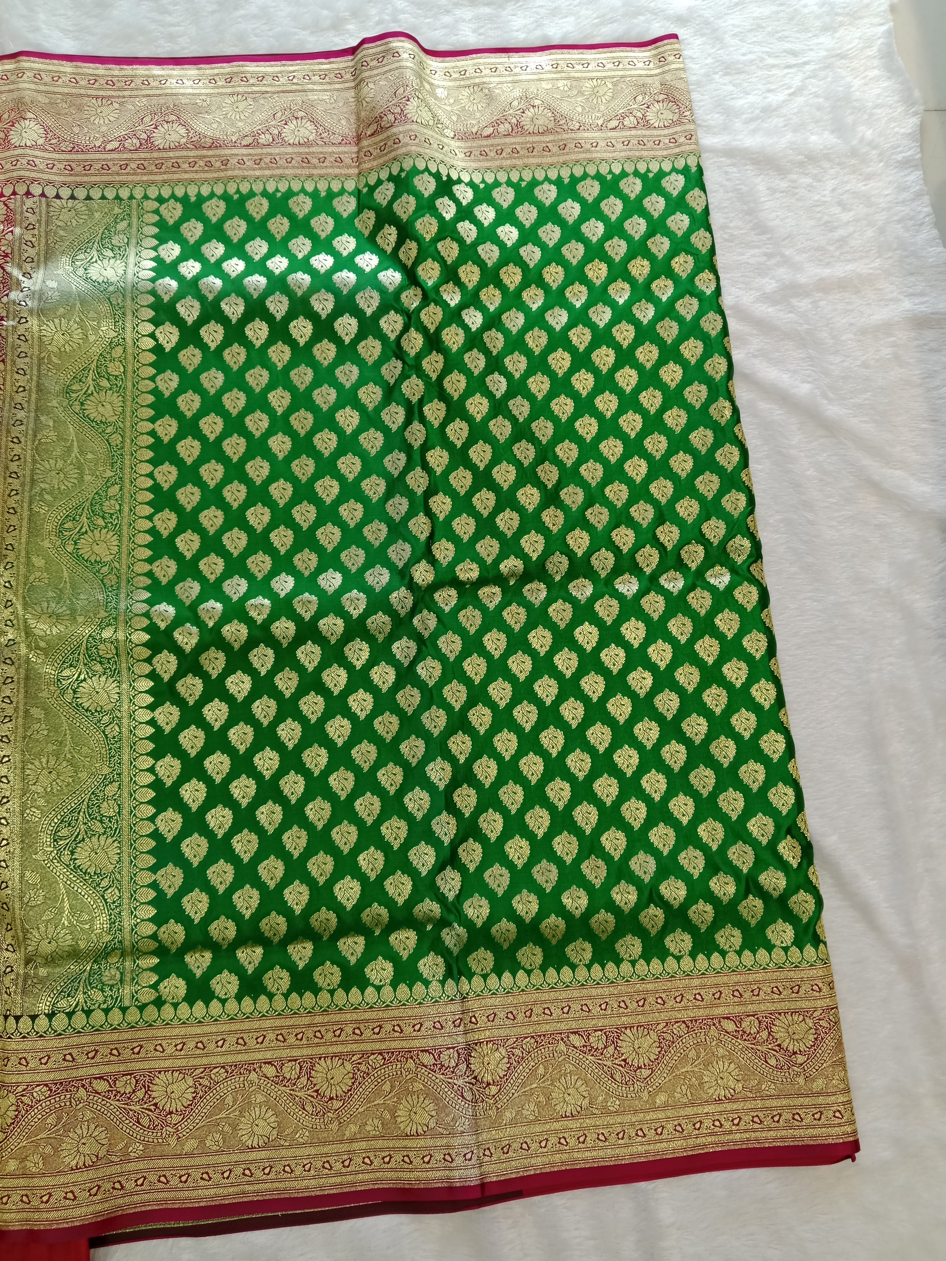 PARROT GREEN MAGENTA BANARASI SILK SAREE