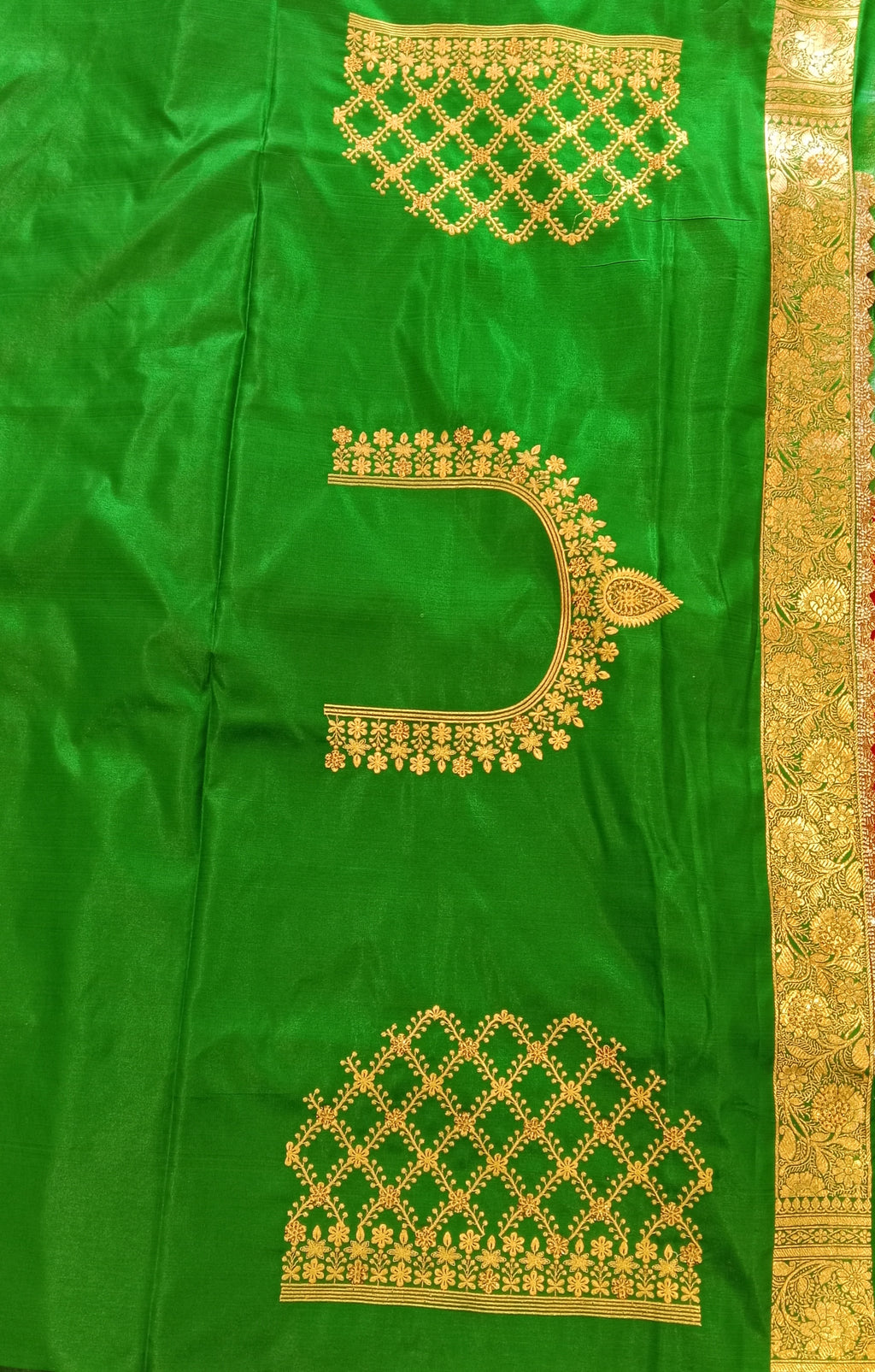 LAAL MEHENDI GREEN KANCHIPURAM SILK SAREE