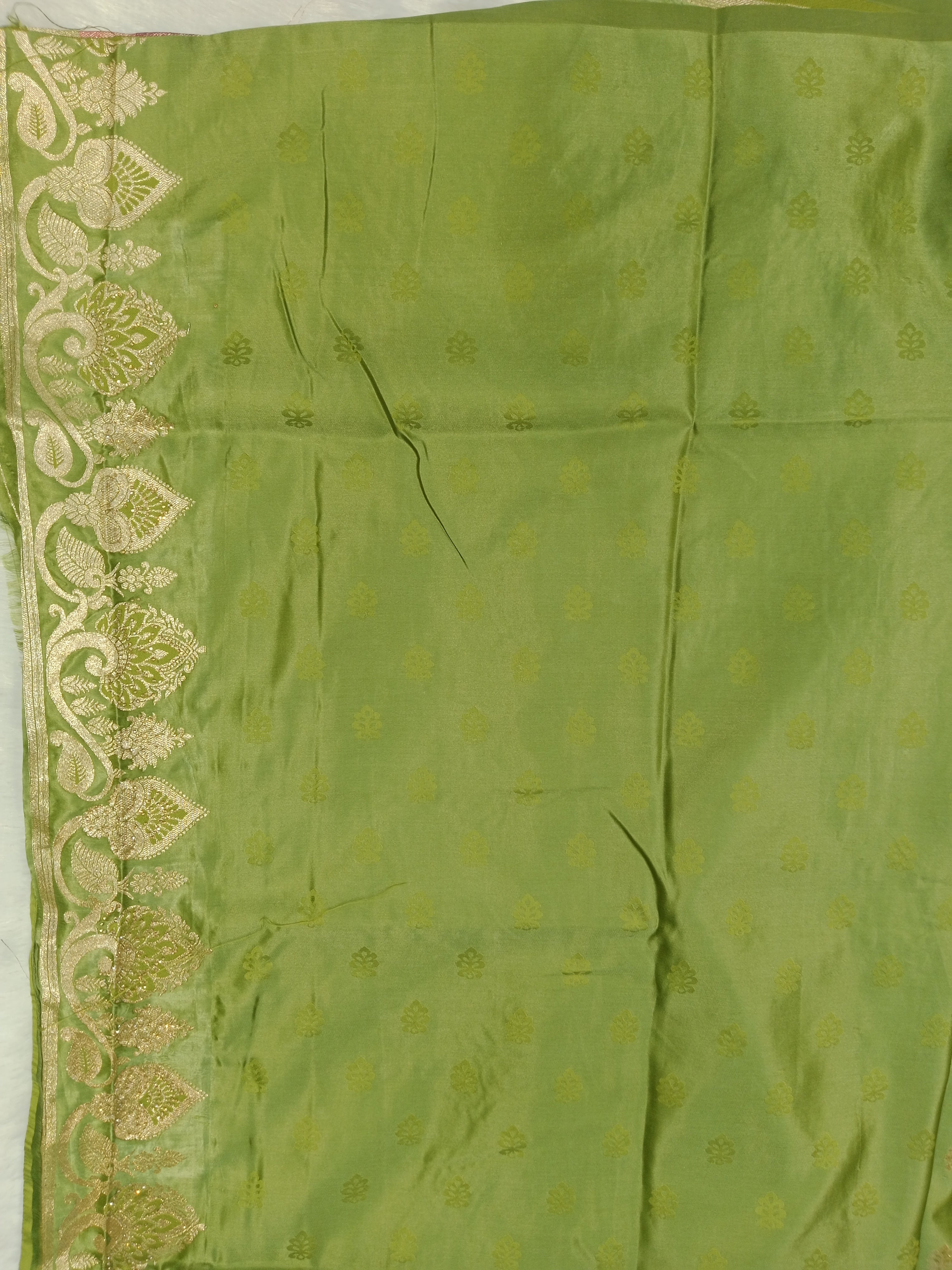 PARROT GREEN BANARASI SILK SAREE